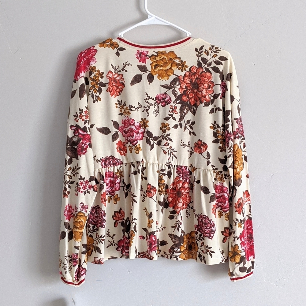 🆕🌿FLORAL TOP🌿 - Picture 5 of 7